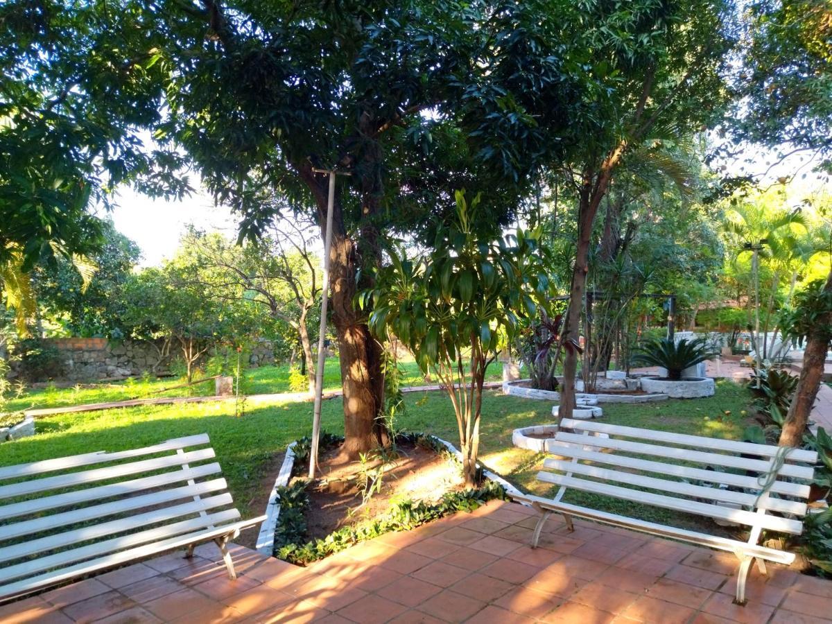 Hotel La Aparesida Areguá Esterno foto