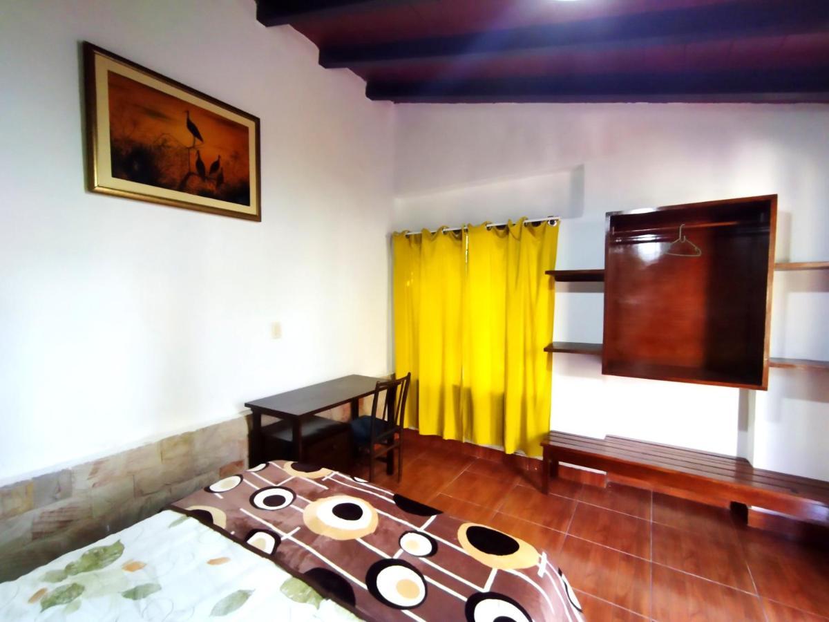 Hotel La Aparesida Areguá Esterno foto