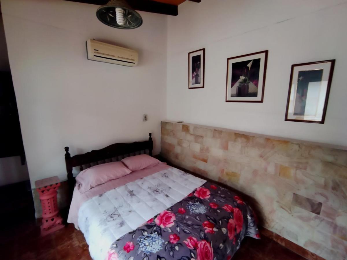 Hotel La Aparesida Areguá Esterno foto