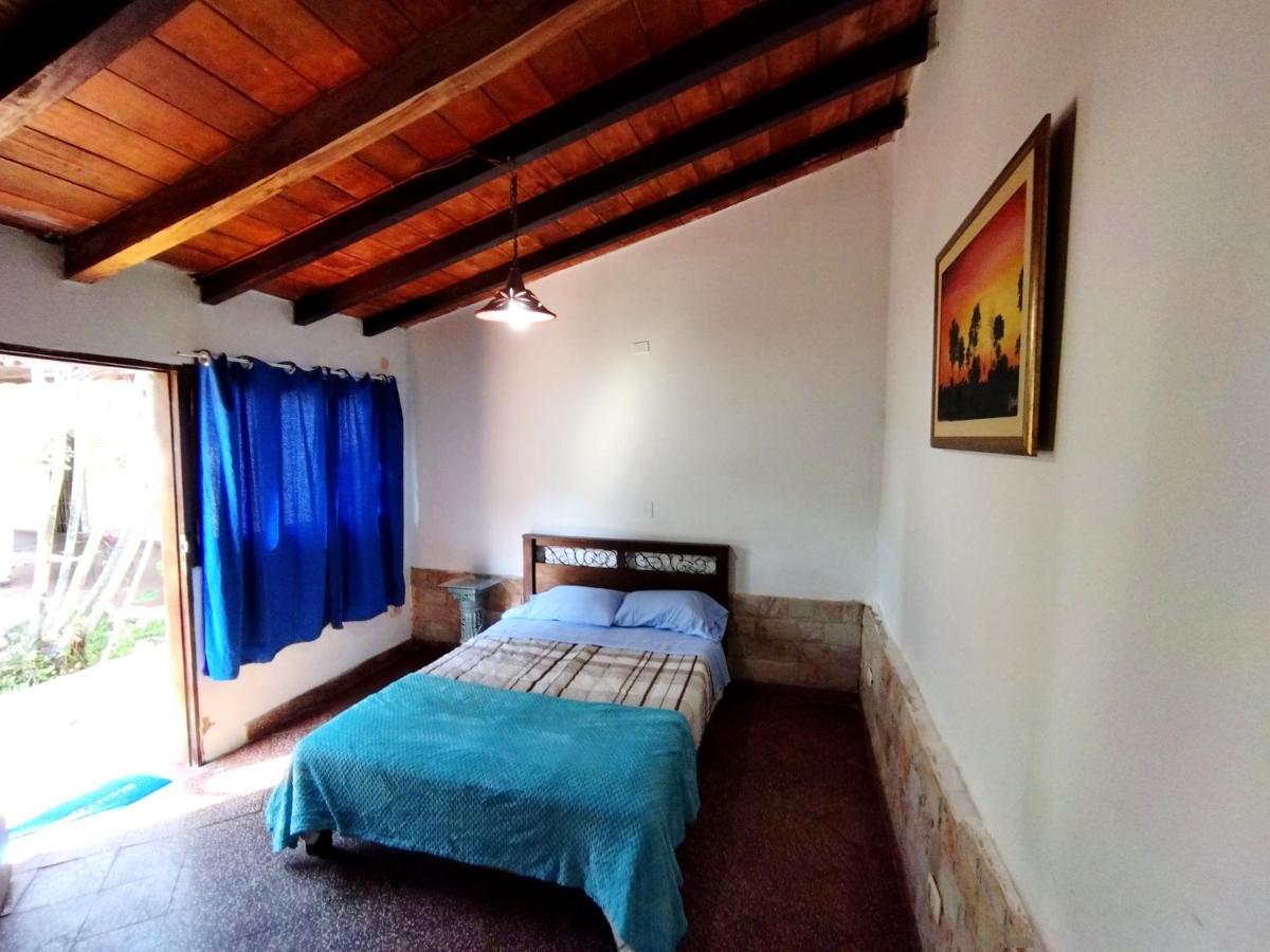 Hotel La Aparesida Areguá Esterno foto