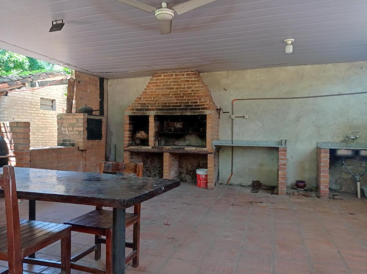 Hotel La Aparesida Areguá Esterno foto