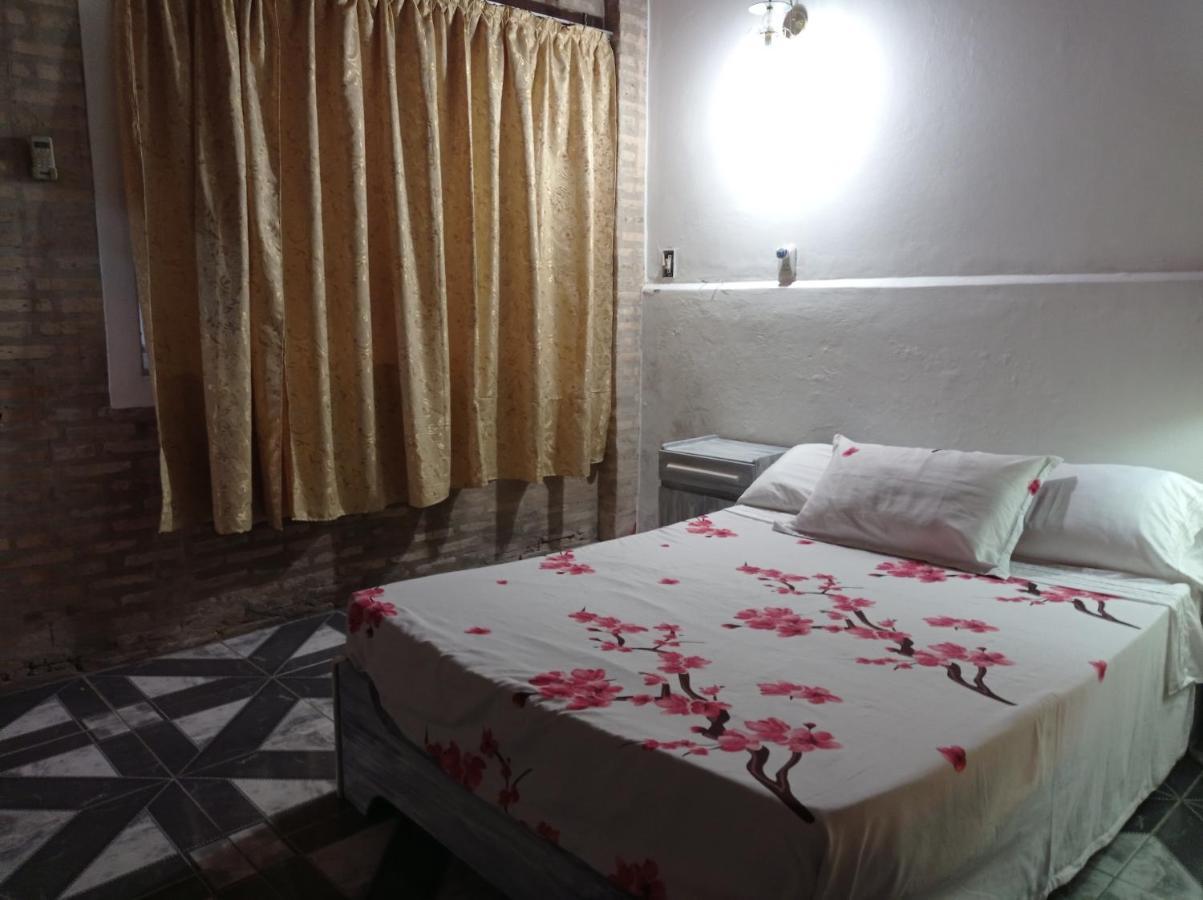 Hotel La Aparesida Areguá Esterno foto